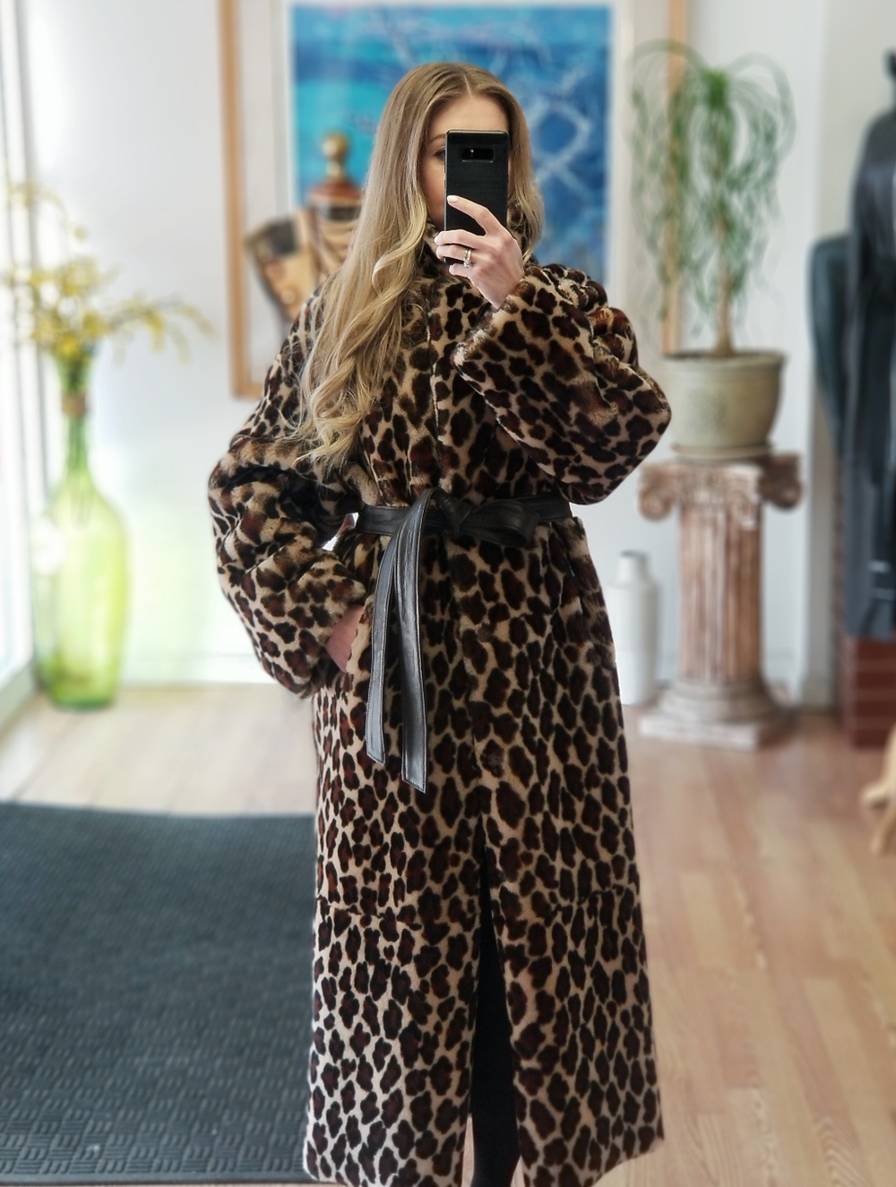$2795 Reversible Shearling Coat - Picture 4 of 8